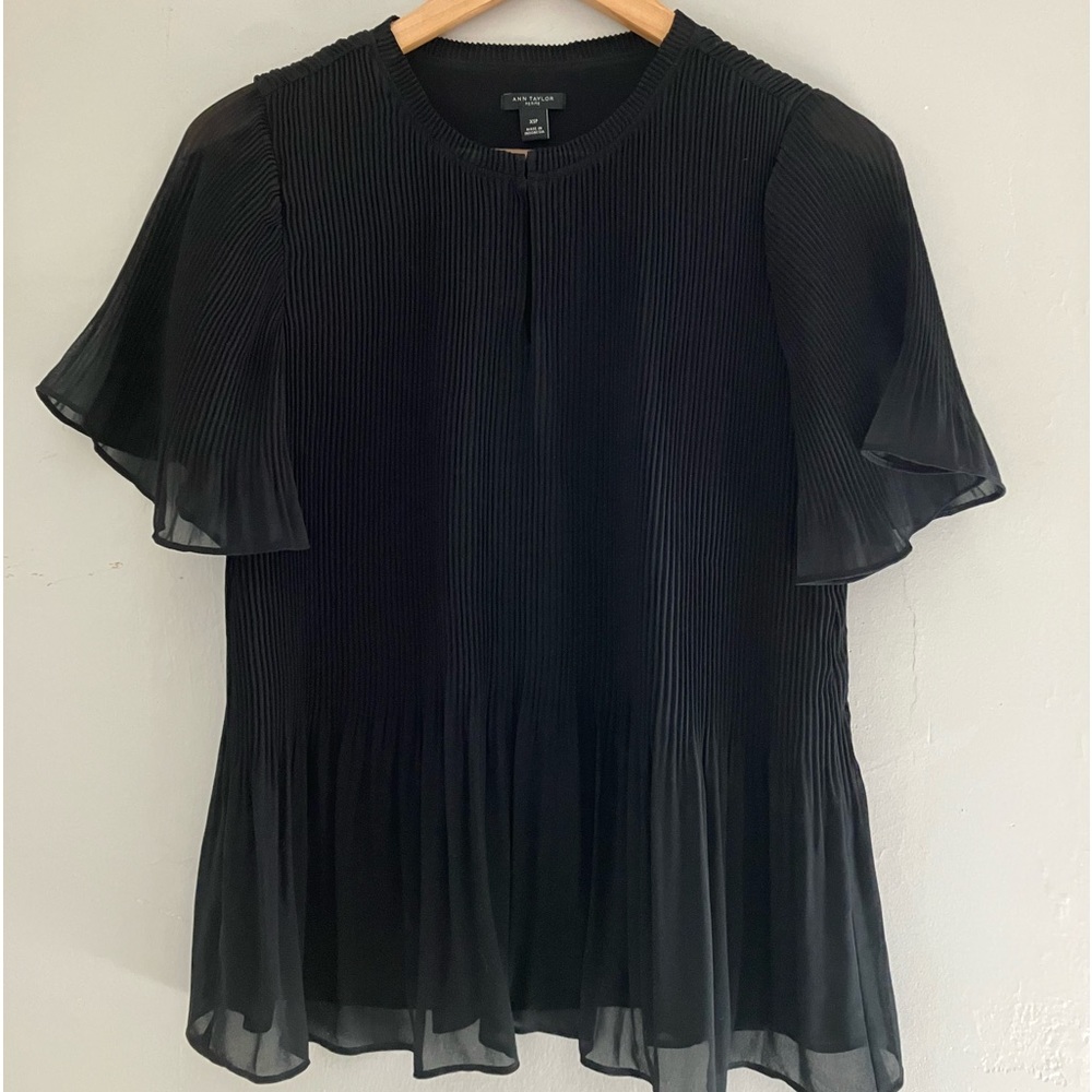 Ann Taylor Black Flutter Sleeve Chiffon Pleated Blouse XSP